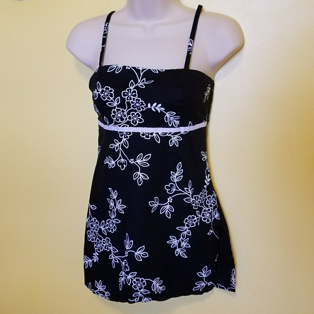 Black and White Flower Print Tie Back Tank
